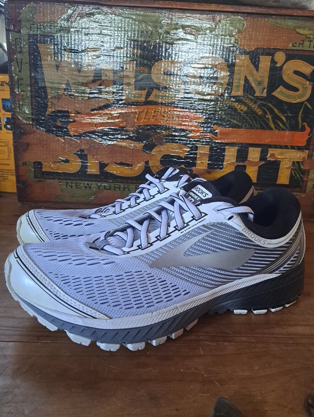 Brooks Ghost 10 Running Shoes Mens 8D Womens 9.5W Gray Athletic Sneakers 110257